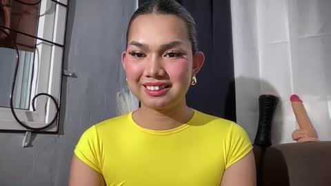Snapshot of asiansweet_lily chatting on 06-05-26, 06:52 Lily online show from 06-05-26, 06:52