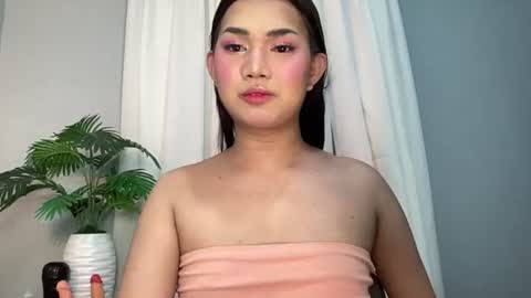 Snapshot of asiansweet_lily chatting on 07-05-26, 11:23 Lily online show from 07-05-26, 11:23
