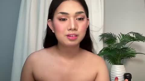 Snapshot of asiansweet_lily chatting on 07-09-26, 12:37 Lily online show from 07-09-26, 12:37