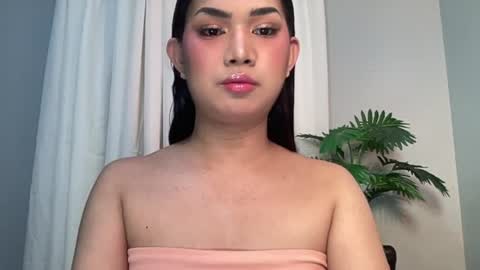 Snapshot of asiansweet_lily chatting on 07-14-26, 12:02 Lily online show from 07-14-26, 12:02