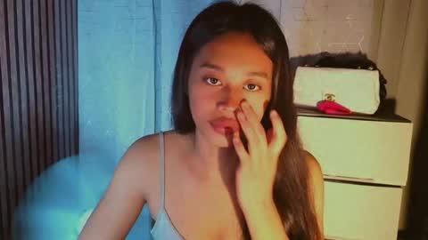 Snapshot of asiantreasures chatting on 06-14-26, 04:31 kisses online show from 06-14-26, 04:31