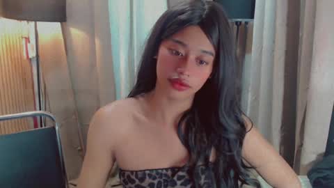 Snapshot of asiantreasures chatting on 07-23-26, 01:09 kisses online show from 07-23-26, 01:09
