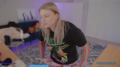 Snapshot of asiri_ocean chatting on 12-10-24, 03:20 Asiri pronounced Ah-siri Please no nicknames 3 online show from 12-10-24, 03:20