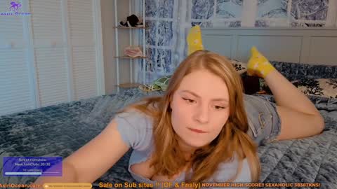 Asiri   pronounced Ah-siri Please no nicknames   3 online show from 12-01-25, 07:19