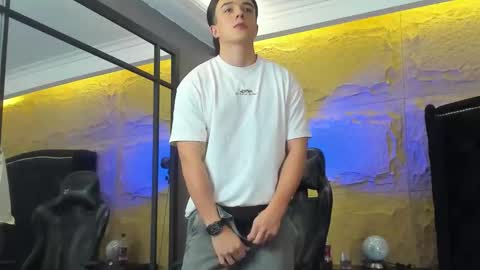 Aslan  online show from 01-19-26, 01:31