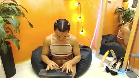 Snapshot of aslyhernandez chatting on 01-20-25, 05:48 ASLY online show from 01-20-25, 05:48