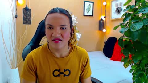 Snapshot of aslyhernandez chatting on 09-10-25, 11:54 ASLY online show from 09-10-25, 11:54