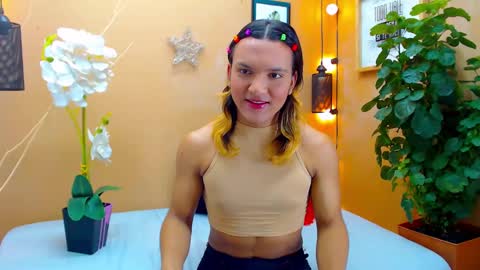 Snapshot of aslyhernandez chatting on 10-15-25, 12:27 ASLY online show from 10-15-25, 12:27