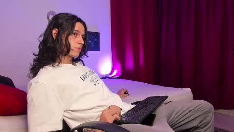 asmodeuszz online show from 02-16-25, 08:43