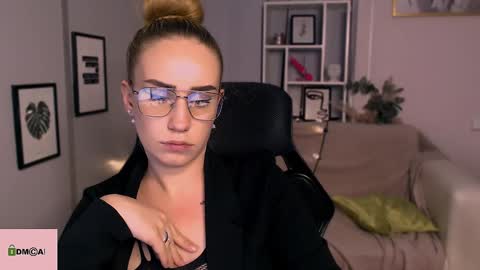 Snapshot of asol_muah chatting on 01-03-25, 03:27 Asol online show from 01-03-25, 03:27