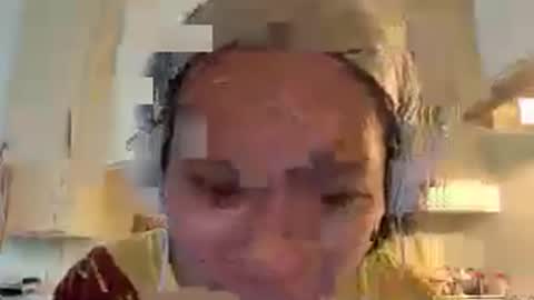 Snapshot of assert32 chatting on 09-28-25, 11:43 Patty online show from 09-28-25, 11:43