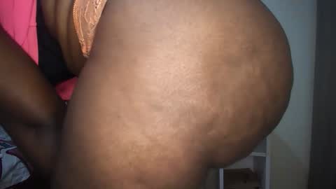 Snapshot of assygally chatting on 05-06-26, 10:53 shee online show from 05-06-26, 10:53