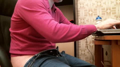 Snapshot of asterion51 chatting on 11-12-25, 06:52 asterion51 online show from 11-12-25, 06:52