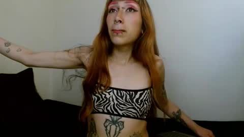 Snapshot of asterothxznikki chatting on 11-18-25, 01:15 Asterothxznikki online show from 11-18-25, 01:15