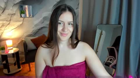Snapshot of asti_bubbles chatting on 06-14-26, 01:25 Asti online show from 06-14-26, 01:25