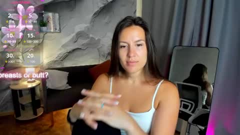 Snapshot of asti_bubbles chatting on 07-18-26, 01:43 Asti online show from 07-18-26, 01:43