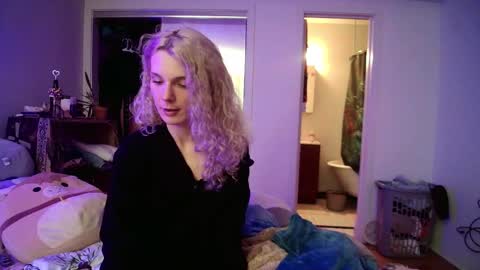 AstoriaLove online show from 02-19-25, 04:34