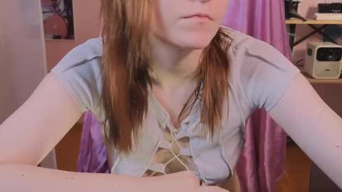 Snapshot of astra_lis chatting on 10-11-25, 12:36 Astra online show from 10-11-25, 12:36