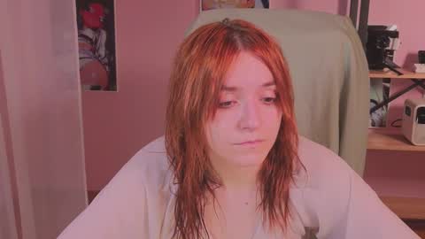 Snapshot of astra_lis chatting on 10-16-25, 12:39 Astra online show from 10-16-25, 12:39