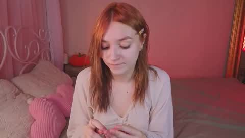 Snapshot of astra_lis chatting on 10-30-25, 12:17 Astra online show from 10-30-25, 12:17