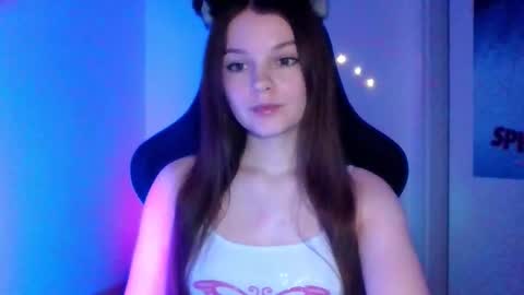 Snapshot of astradream_ chatting on 12-04-25, 10:18 astradream_ online show from 12-04-25, 10:18