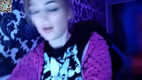 Snapshot of astralyn chatting on 12-16-25, 09:20 MERYEM online show from 12-16-25, 09:20