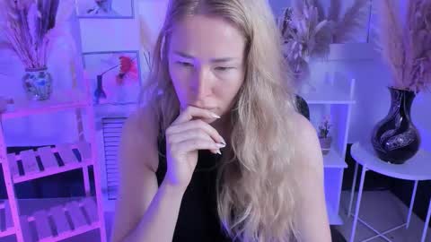 astramonroe online show from 09-10-25, 04:45