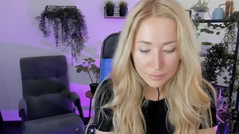 astramonroe online show from 04-09-26, 06:19