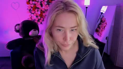 astramonroe online show from 04-18-26, 05:33