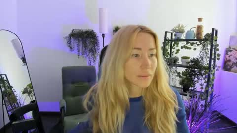 astramonroe online show from 04-20-26, 07:11