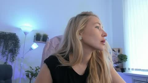 astramonroe online show from 04-30-26, 07:14