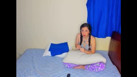 Snapshot of astredad2025 chatting on 11-21-25, 03:16 Mag and Molly online show from 11-21-25, 03:16