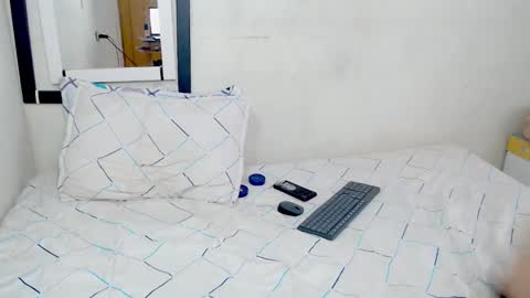 Snapshot of astrid__v chatting on 01-24-25, 03:34 Astrid online show from 01-24-25, 03:34