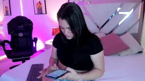 Snapshot of astrid_williams_ chatting on 07-12-26, 01:40 Astrid online show from 07-12-26, 01:40
