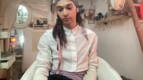 Snapshot of astrodoll chatting on 05-04-26, 05:53 Astro Doll online show from 05-04-26, 05:53