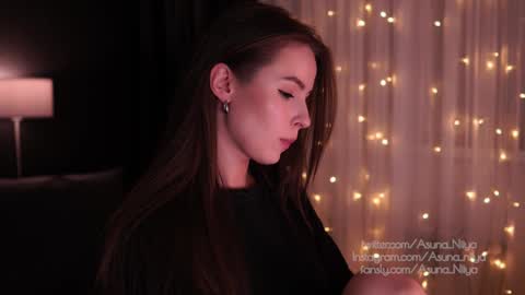 Asuna Niiya - online show from 12-29-24, 09:09