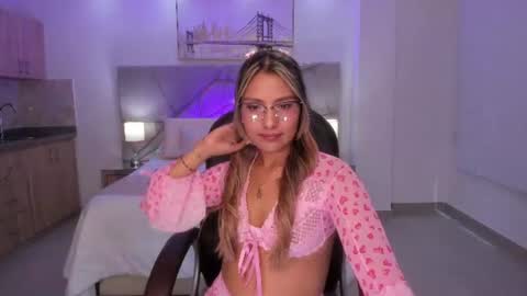 asura_love online show from 06-19-26, 06:01