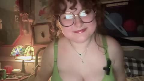 asurdaisy online show from 12-15-25, 04:06