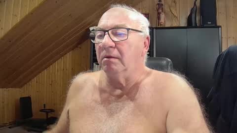 Snapshot of asusandy chatting on 09-29-25, 10:14 asusandy online show from 09-29-25, 10:14