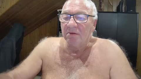 Snapshot of asusandy chatting on 11-22-25, 11:48 asusandy online show from 11-22-25, 11:48