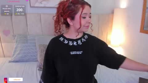 Snapshot of atena_cuteee chatting on 10-09-25, 08:07 sofia online show from 10-09-25, 08:07