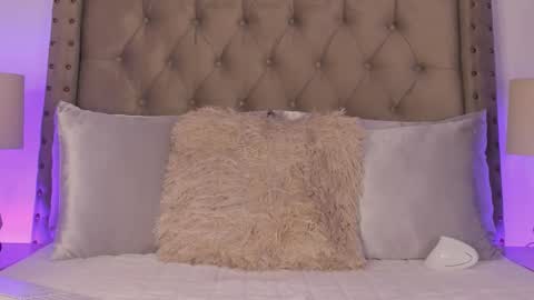 Atenea Hank online show from 03-11-26, 01:22