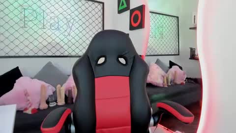 Snapshot of atenea_klett_ chatting on 02-03-25, 01:19 ATENEA online show from 02-03-25, 01:19