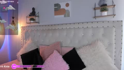 Snapshot of atenea_klett_ chatting on 09-10-25, 02:06 ATENEA online show from 09-10-25, 02:06