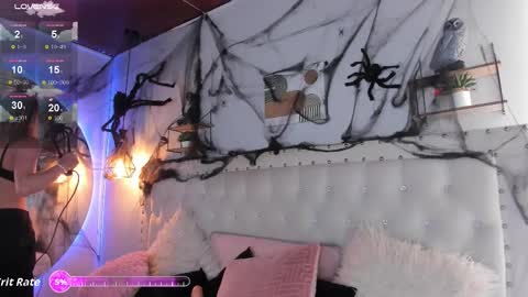 Snapshot of atenea_klett_ chatting on 10-18-25, 01:45 ATENEA online show from 10-18-25, 01:45