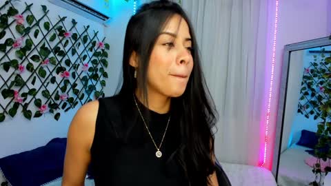 Snapshot of atenea_kros chatting on 01-31-25, 10:52 Atenea online show from 01-31-25, 10:52