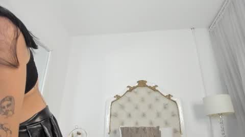 Snapshot of atenea_lux chatting on 06-15-26, 02:58 atenea lux online show from 06-15-26, 02:58