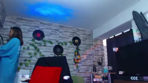 Atenea online show from 01-21-25, 06:02