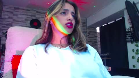 Atenea online show from 01-30-25, 03:40