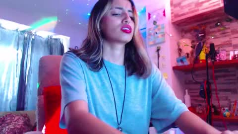 Atenea online show from 02-07-25, 03:52